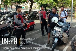 Cegah Curanmor Personel Samapta Polres Bandara Intensifkan Patroli dan Himbauan di Area Parkir Motor Bandara Ngurah Rai