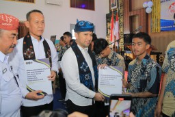 Dampingi Wakil Gubernur Serahkan Hak Anak Binaan di LPKA Blitar Dalam Peringatan Hari Anak Nasional 2025, Kakanwil : Anak Binaan Juga Punya Hak Yang Sama 