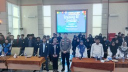 Polri Peduli: Ajak Mahasiswa Sadar Kamtibmas, Kapolsek Kamal Polres Bangkalan Berikan Pembinaan di Kampus UTM