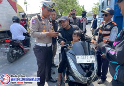 Operasi Patuh Semeru 2025: Satlantas Polres Sampang Lakukan Pemeriksaan Kendaraan Bermotor di Jalan Raya Ketapang
