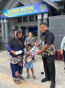 Berbagi Sarapan Pagi dan Hasil Panen WBP Lapas Tebing Tinggi Gelar Jumat Berkah