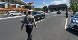 Satlantas Polres Bandara Tegaskan Komitmen Jaga Ketertiban Lalu Lintas di Kawasan Strategis Bandara Ngurah Rai