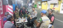 Kapolsek Makasar Sambangi Pos Kamling RW 12 Kebon Pala, Tegaskan Antisipasi Tawuran dan Curanmor