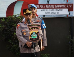 Wakapolres Bandara Ngurah Rai Pimpin Apel Pagi, Tekankan Kedisiplinan dan Kesiapsiagaan Personel