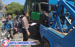 Kecelakaan Lalu Lintas di Sampang: Dua Truk Bertabrakan