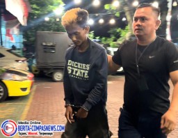 Polsek Tambora Polres Metro Jakarta Barat mengamankan 1 orang pelaku pencurian pembobol mobil berjenis pick up carry.