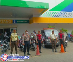 Dekat dengan Warga, Polisi Hadir di Pasar Induk Kramat Jati Jaga Rasa Aman