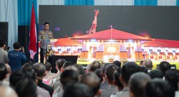 Kapolda Bali Kunjungan Kerja di Polresta Denpasar, Sampaikan Arahan Kepada Personel