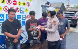 Polisi Menyapa Direktorat Lalulintas Polda Bali Sasar Sopir Truk di Jalan Kargo