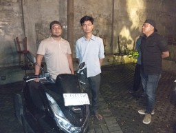 Motor Warga Hilang di Parkiran Kopi Nako Ciracas, Polsek Lakukan Cek TKP dan Amankan Satu Unit Kendaraan