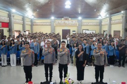 Kapolda Bali Buka Pelatihan Peningkatan Kemampuan Bahasa Inggris Personel Polda Bali