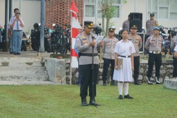 Jadi Pembina Upacara di Sekolah SMAS Tarakanita, Kapolresta Tangerang Imbau Pelajar Jauhi Pelanggaran Hukum