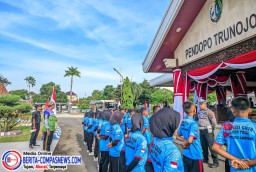 Satlantas Polres Sampang Gelar Latihan Pemantapan Gerakan Variasi dan 12 Gerakan Lalu lintas Pocil