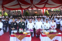 Kapolda Bali Hadiri Upacara HUT ke-67 Provinsi Bali di Lapangan Niti Mandala Renon