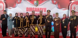 Karutan kelas IIB Sampang Hadiri Upacara Peringatan HUT Kemerdekaan RI ke- 80 di Pendopo Trunojoyo Sampang