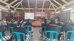 Minggu Kasih Polresta Denpasar di Wantilan Desa Adat Kampial