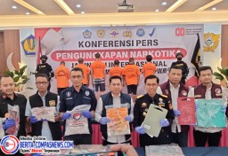 Bea Cukai Soekarno Hatta Gagalkan Penyelundupan Narkotika Jaringan Malaysia dengan Modus Disembunyikan Pada Dinding Koper, Talenan Dan Minuman Kemasan.