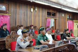 Kapolres Klungkung Hadiri Rapat Paripurna II DPRD Kabupaten Klungkung, Bahas Penetapan Tiga Ranperda