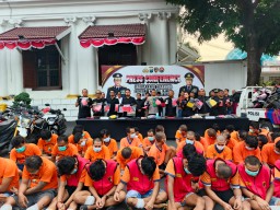 Polrestabes Surabaya dan Polsek Jajaran Kembali Ungkap Kasus Curanmor Dalam Periode Juli-Agustus, 49 Tersangka Diamankan 