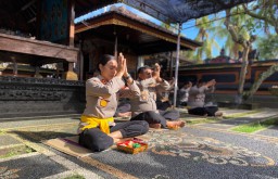 Polres Jembrana Gelar Binrohtal, Tingkatkan Keimanan dan Soliditas Personel