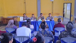 Kapolres Jembrana Gelar Jumat Curhat Bersama Tokoh dan Warga Desa Banyubiru