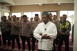 Polres Pelabuhan Tanjung Perak Gelar Sholat Ghoib dan Doa Bersama untuk Alm. Affan Kurniawan dan Keselamatan Bangsa