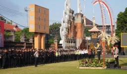 Pimpin Apel Gelar Pasukan Kapolda Bali Pastikan Keamanan Event Chandi Summit 2025