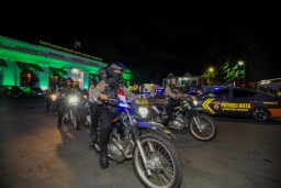 Patroli Skala Besar: Kapolrestabes Surabaya Pastikan Malam Kota Tetap Kondusif