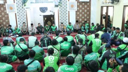 Bersama Ratusan Driver Ojol, Polres Bangkalan Gelar Doa Bersama untuk Affan Kurniawan