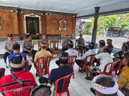 Sat Binmas Polres Jembrana Gelar Cooling System di Baler Bale Agung, Ajak Masyarakat Jaga Kondusifitas &amp; Waspada Hoaks
