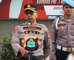 Wakapolres Bandara Ngurah Rai Pimpin Apel Pagi, Tekankan Disiplin dan Profesionalisme Anggota