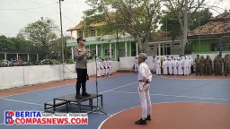 Kepolisian Polsek Sampang Gelar Upacara di SMAN 3 Sampang, Berikan Pembinaan Kepada Siswa