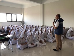 Satresnarkoba Polres Pasuruan Sosialisasi Bahaya Narkoba di SMA Walisongo Gempol