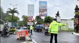 Polres Bandara Ngurah Rai Siaga Antisipasi Macet Akibat Cuaca Ekstrem
