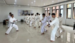 Tingkatkan Kemampuan Personil, Polres Bandara Ngurah Rai Gelar Latihan Beladiri Polri