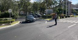 Sat Lantas Polres Bandara I Gusti Ngurah Rai Atur Lalu Lintas di Keberangkatan Domestik