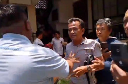 Preman Berkedok Ajudan Tersangka Korupsi Hibah Jatim Hadang Wartawan! Kebebasan Pers Tercoreng ! G-APKM Mengamuk: “Minta