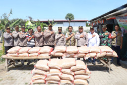 Dukung Ketahanan Pangan, Polres Pelabuhan Tanjung Distribusikan 1 Ton Jagung Hasil Panen Raya Kwartal III ke Bulog