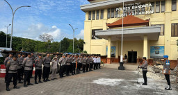 Wakapolres Bandara Ngurah Rai Pimpin Apel Pagi, Tekankan Profesionalisme dan Hindari Perilaku Hedon
