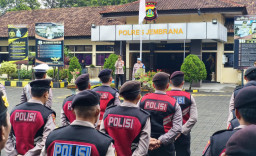 Kapolres Jembrana Tekankan Disiplin dan Profesionalisme Saat Apel Pagi