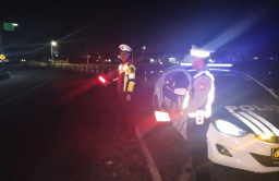 Meningkatkan Keamanan dan Keselamatan, Satlantas Polres Sampang Gelar Patroli Malam Blulight