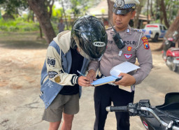 Satlantas Polres Sampang Tilang 105 Kendaraan yang Melanggar Aturan Berlalu Lintas