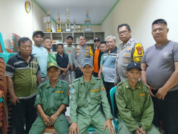 Kapolsek Tambora Sambang Pos Satkamling, Berikan Himbauan Kamtibmas