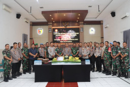 Rombongan Polres Pasuruan Kunjungi Kodim 0819, Ucapkan Selamat HUT TNI ke-80 