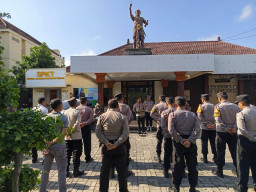 Bangun Soliditas dan Integritas, Kapolsek Dentim Pimpin Apel Jam Pimpinan