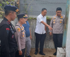 Tim Gegana Brimobda Bali Musnahkan Temuan Kembang Api Rusak di Gudang Jalan Sari Dana II Ubung Denpasar 