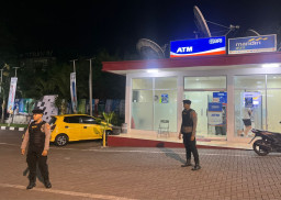 Patroli Malam, Polres Bandara Ngurah Rai Amankan Area ATM dan SPBU Angkasa