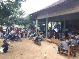 Warga Kecamatan Cibitung Sampaikan Aspirasi Pembangunan Jalan ke DPRD Pandeglang