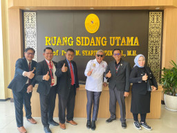 Cetak Advokat Yang Berintegritas, AdvoKAI Pusat dan Jatim Hadir Dalam Pemgambilan Sumpah Advokat Baru 