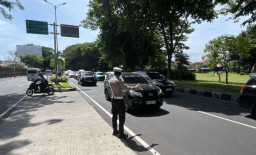 Polres Bandara Ngurah Rai Intensifkan Pengaturan Arus Lalu Lintas, Pastikan Kelancaran Akses Menuju Bandara